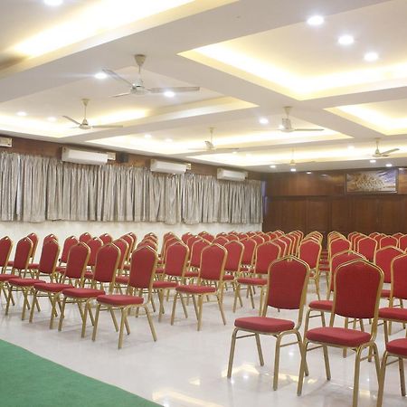 Hotel Chandra'S Visakhapatnam Bagian luar foto