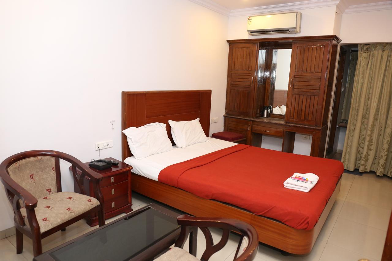Hotel Chandra'S Visakhapatnam Bagian luar foto