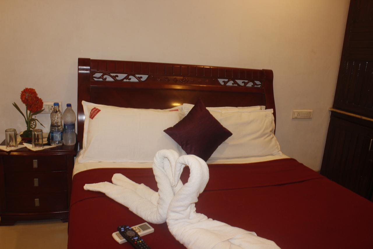 Hotel Chandra'S Visakhapatnam Bagian luar foto