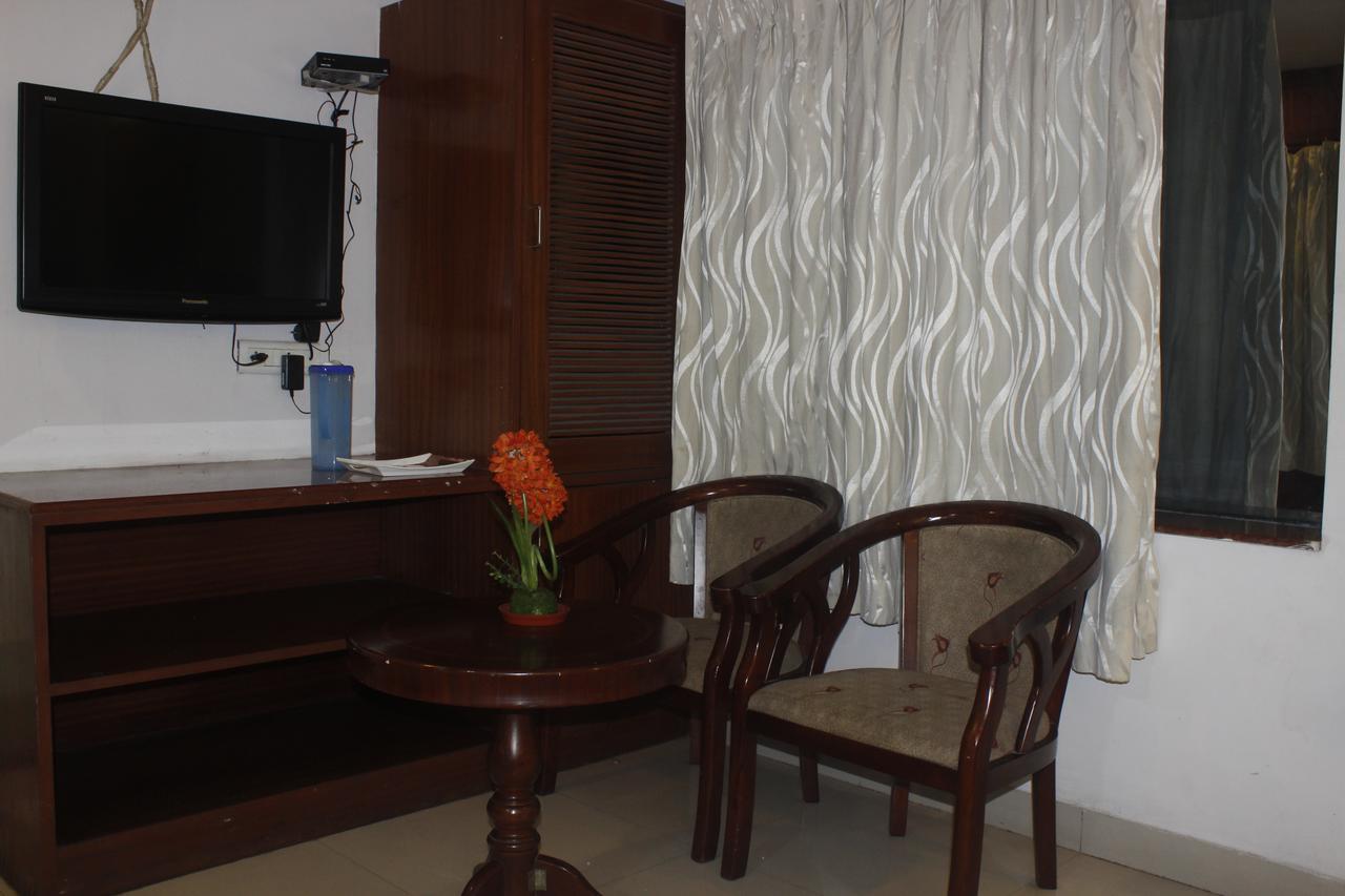Hotel Chandra'S Visakhapatnam Bagian luar foto