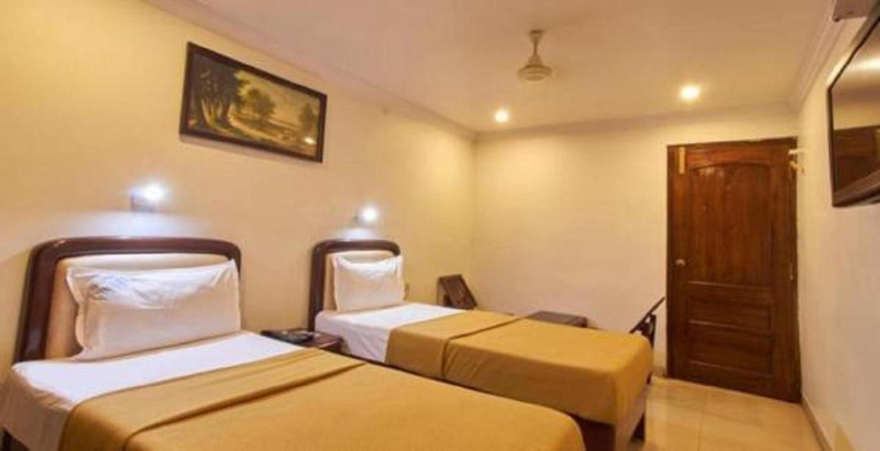 Hotel Chandra'S Visakhapatnam Bagian luar foto