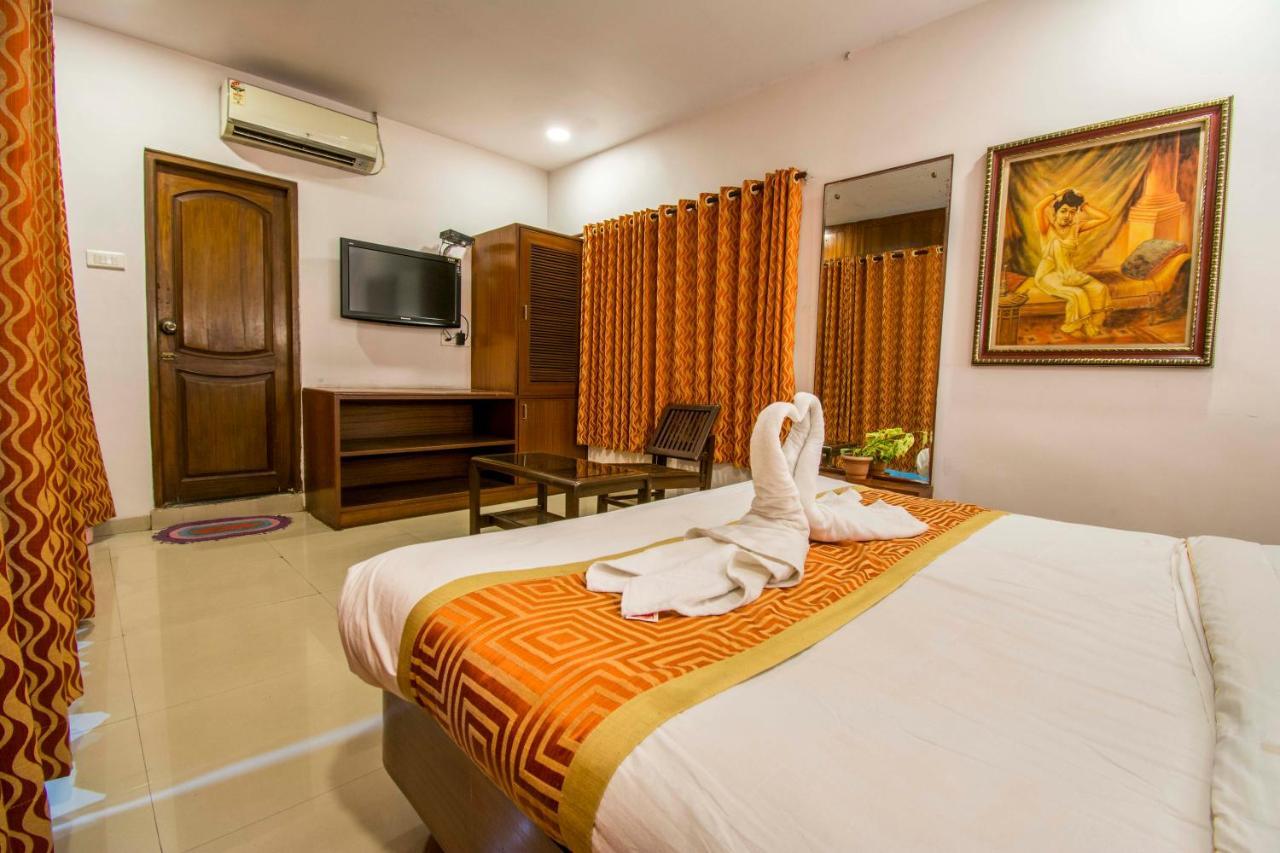 Hotel Chandra'S Visakhapatnam Bagian luar foto